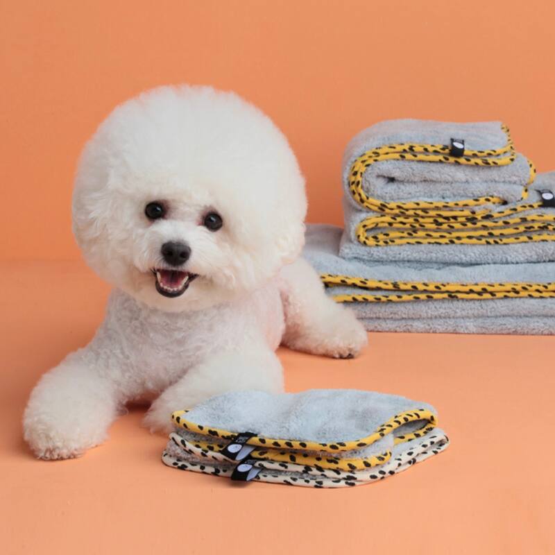 PET’S FAVORITE TOWEL, Premium High Quality Microfiber Pet Towel, Ultra-Absorbent, Quick Drying Towel, White, Made in Korea