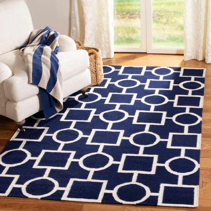 SAFAVIEH Handmade Flatweave Dhurries Narcisa Modern Moroccan Wool Rug - 6' x 9' - Navy/Ivory