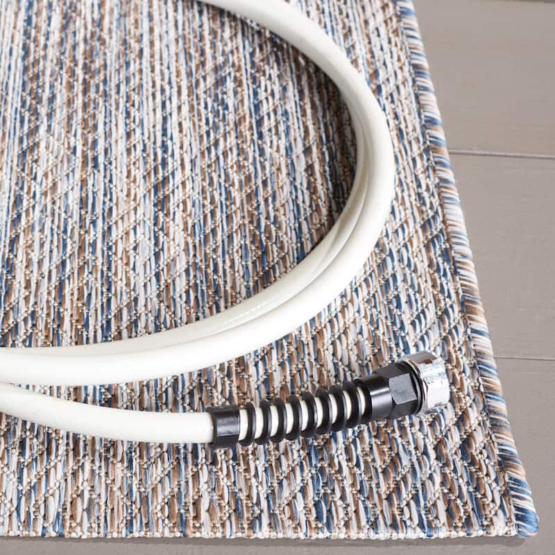 SAFAVIEH Courtyard Janyce Indoor/ Outdoor Waterproof Patio Backyard Rug