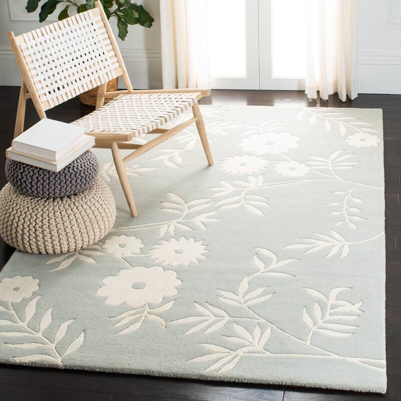 SAFAVIEH Handmade Soho Chelsey Floral N.Z. Wool Rug - 5' x 8' - Grey/Ivory