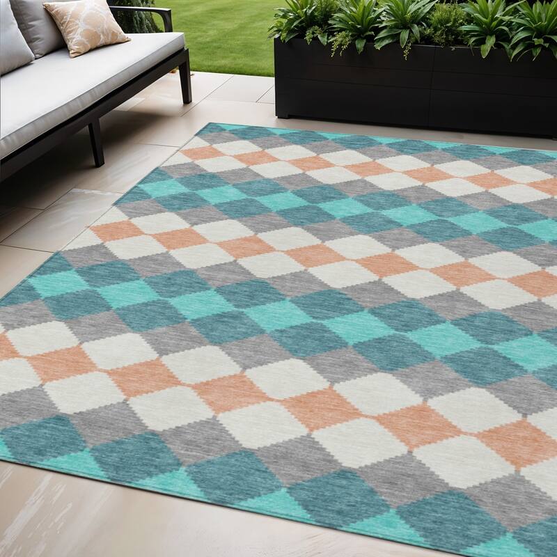 HomeRoots Geometric Transitional Rectangle Outdoor Rug - 5' X 8'