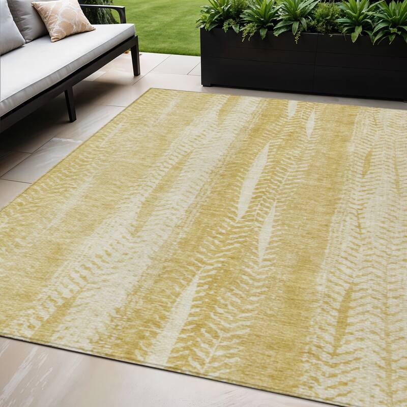 HomeRoots Botanical Leaves Transitional Rectangle Outdoor Rug - 5' X 8'