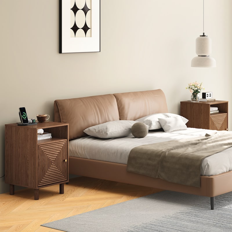 Nightstand Set of 2 with Charging Station and Solid Wood Legs