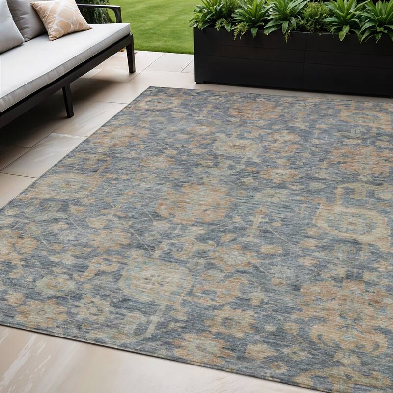 HomeRoots Damask Traditional Rectangle Outdoor Rug - 5' X 8'