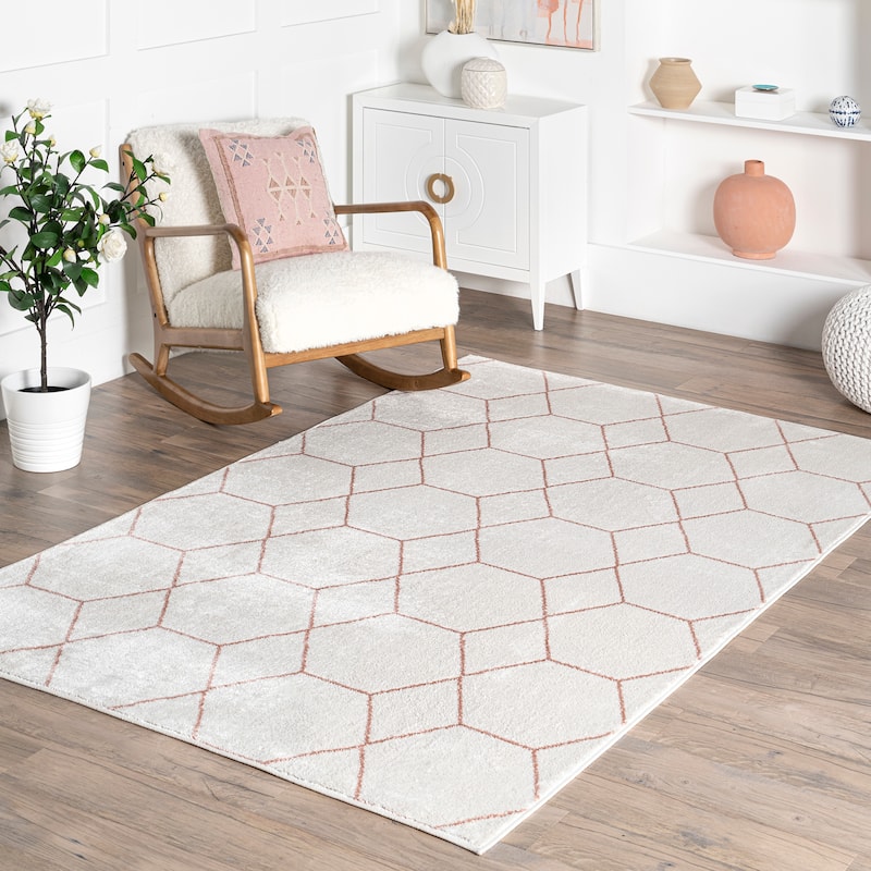 Nuloom Veronica Geometric Honeycomb Area Rug - 6' 7" x 9' - Light Pink - Rectangle
