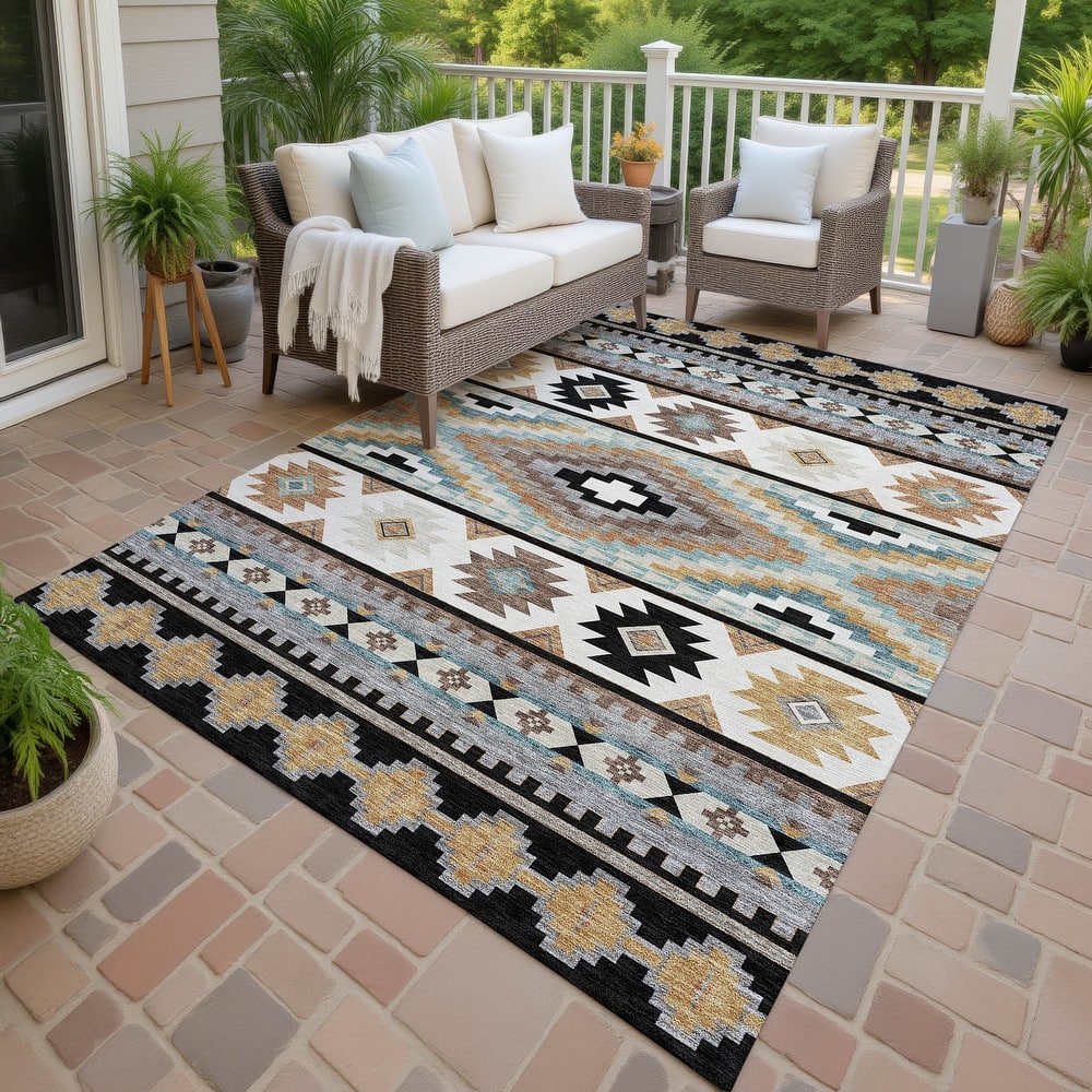 Machine Washable Indoor/ Outdoor Modern Ottawa Chantille Rug