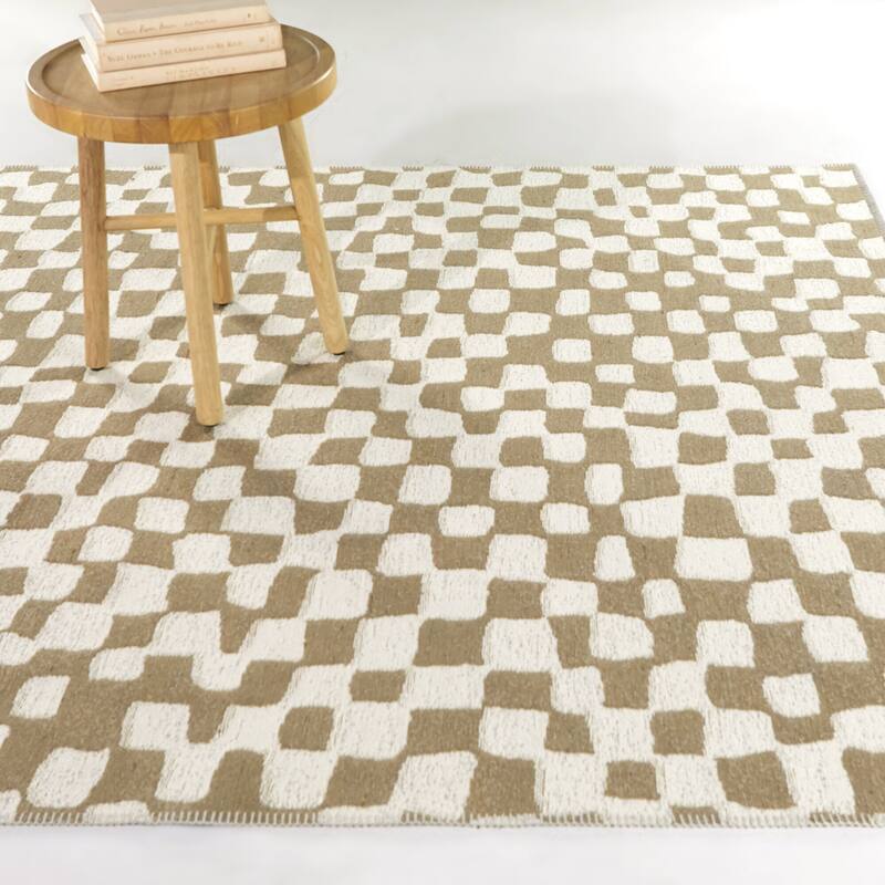 Hines Modern Checkered Indoor/Outdoor Area Rug - 5'3" x 7' - Tan
