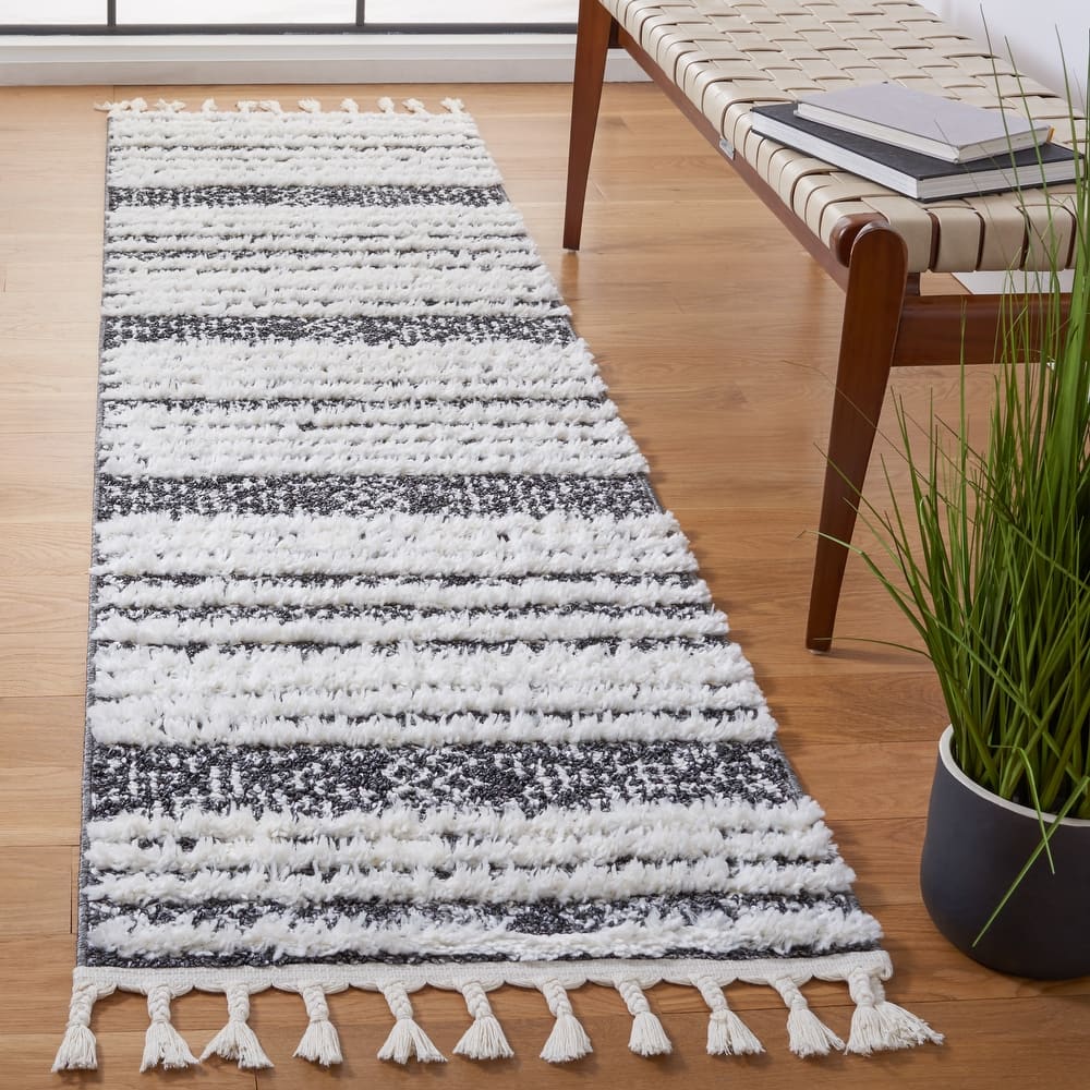 SAFAVIEH Moroccan Tassel Shag Garmen 2-inch Thick Rug