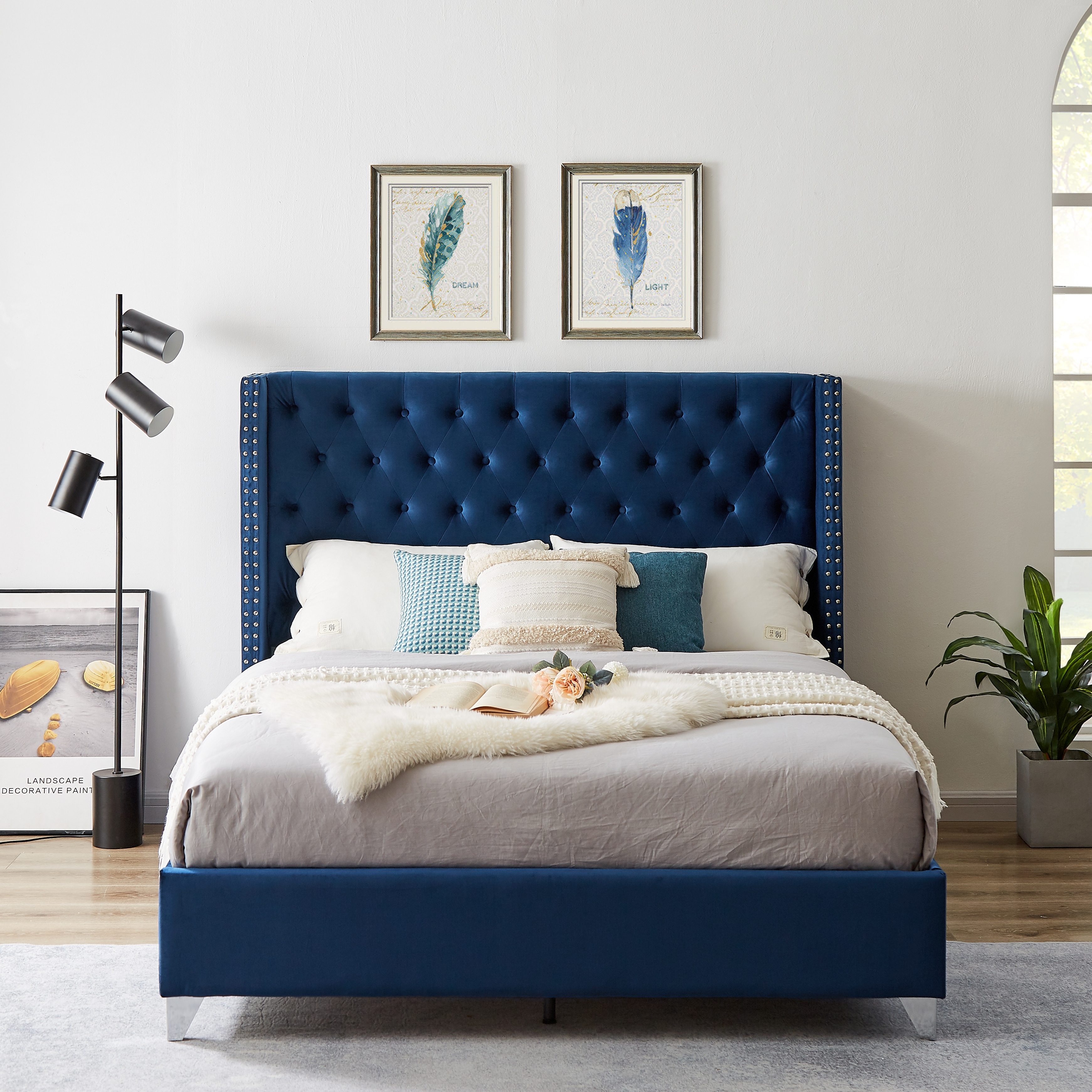 Queen-Size Velvet Upholstered Platform Bed with Button designed
