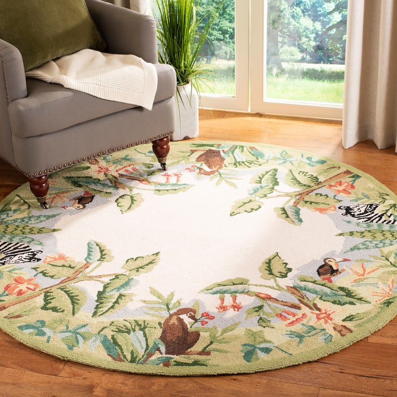 SAFAVIEH Handmade Chelsea Margrieta French Country Wool Rug - 5'6" Round - Beige/Green