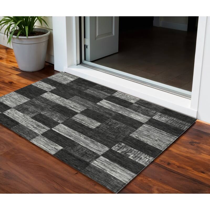 HomeRoots Geometric Transitional Rectangle Outdoor Rug - 3' x 5'