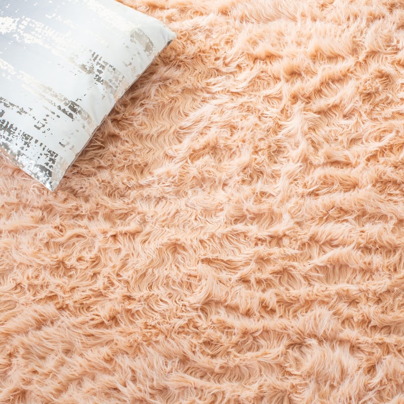 SAFAVIEH Faux Sheep Skin Alexandria 2.4-inch Thick Rug