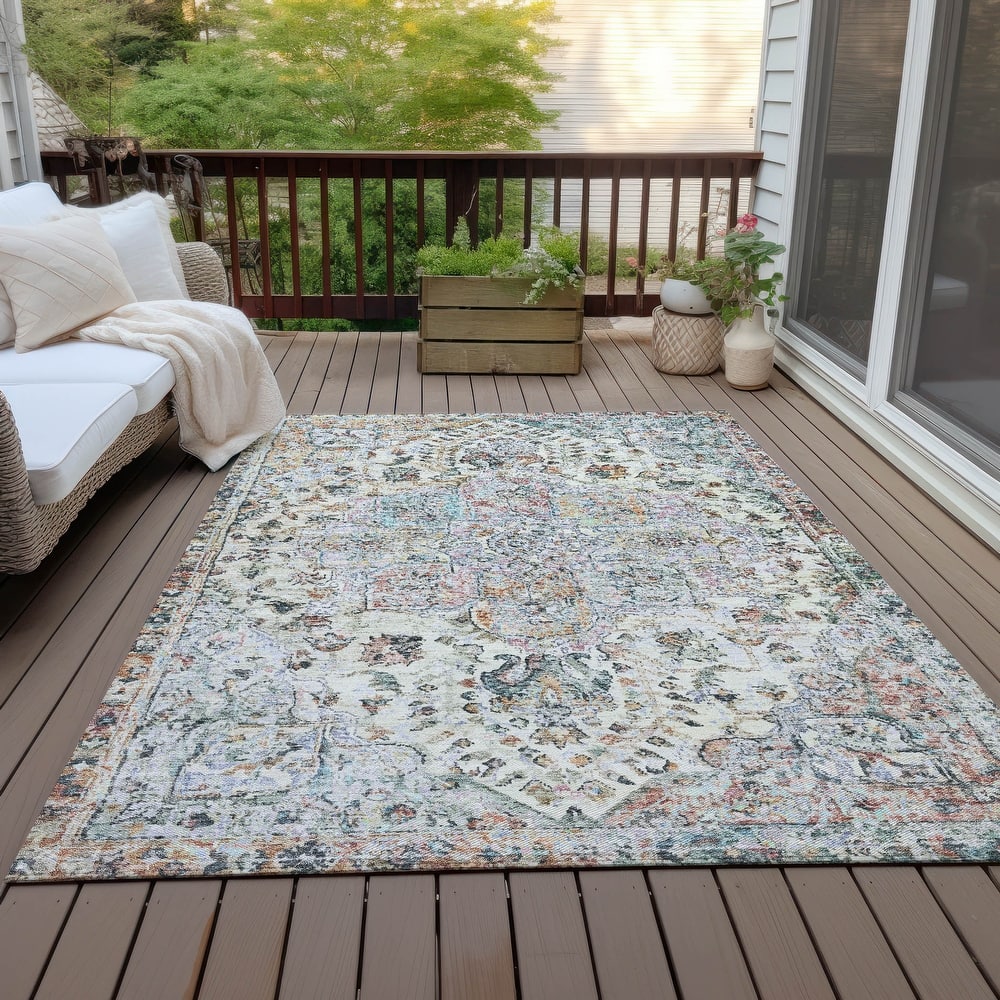 Machine Washable Indoor/Outdoor Traditional Chantille Rug