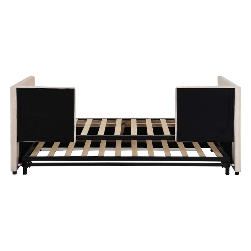Upholstered daybed with Pop Up Trundle
