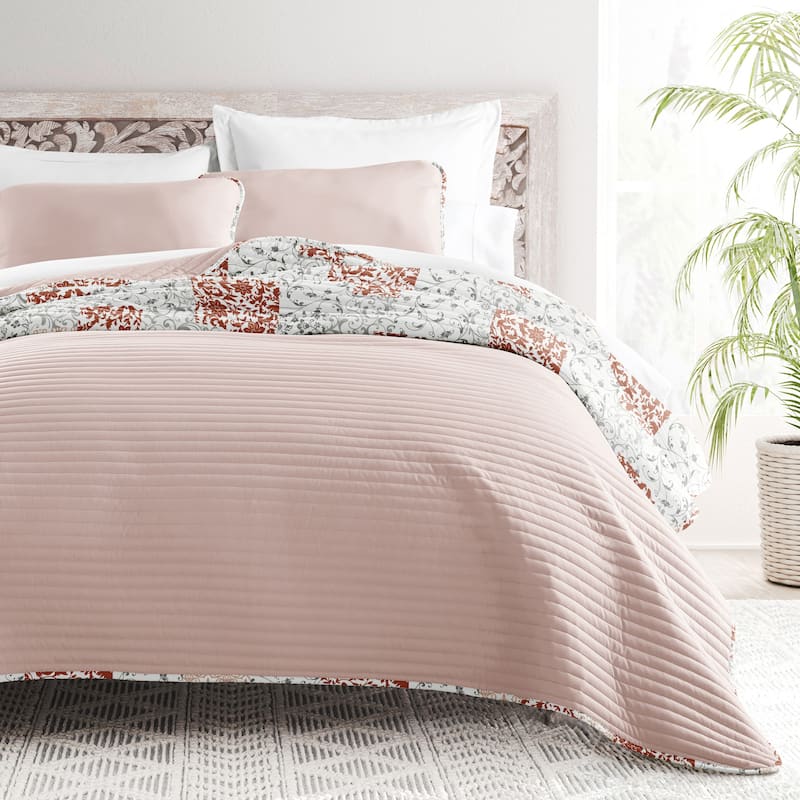 Becky Cameron All Season 3 Piece Scrolled Patchwork Reversible Quilt Set with Shams