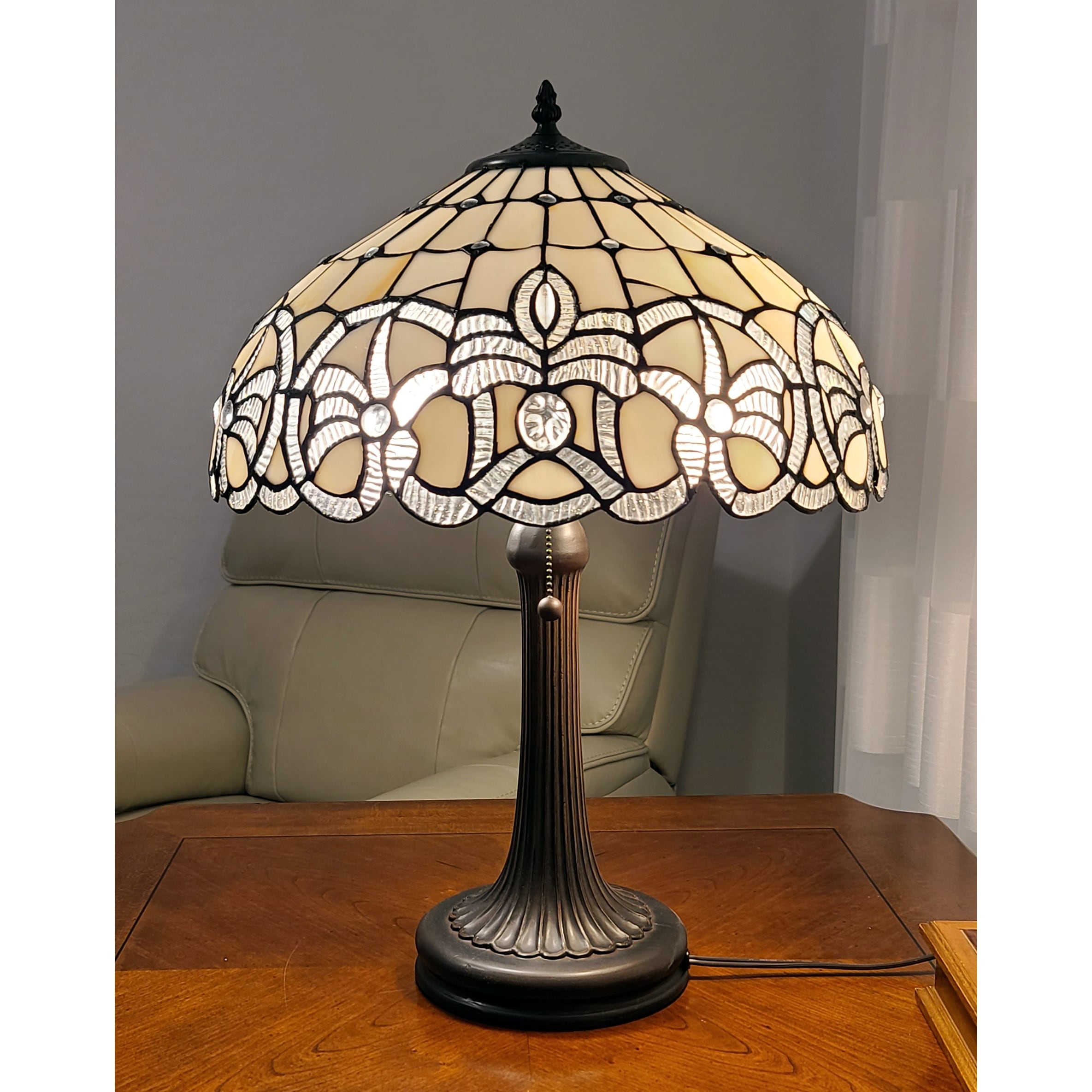 Shop Tiffany Style Table Lamp 19 Tall Stained Glass White Floral Decor Nightstand Bedroom Handmade Gift Am281tl12b Amora Lighting Overstock 29030459