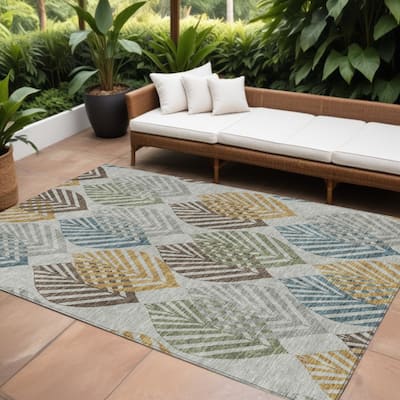 HomeRoots Floral Transitional Rectangle Outdoor Rug