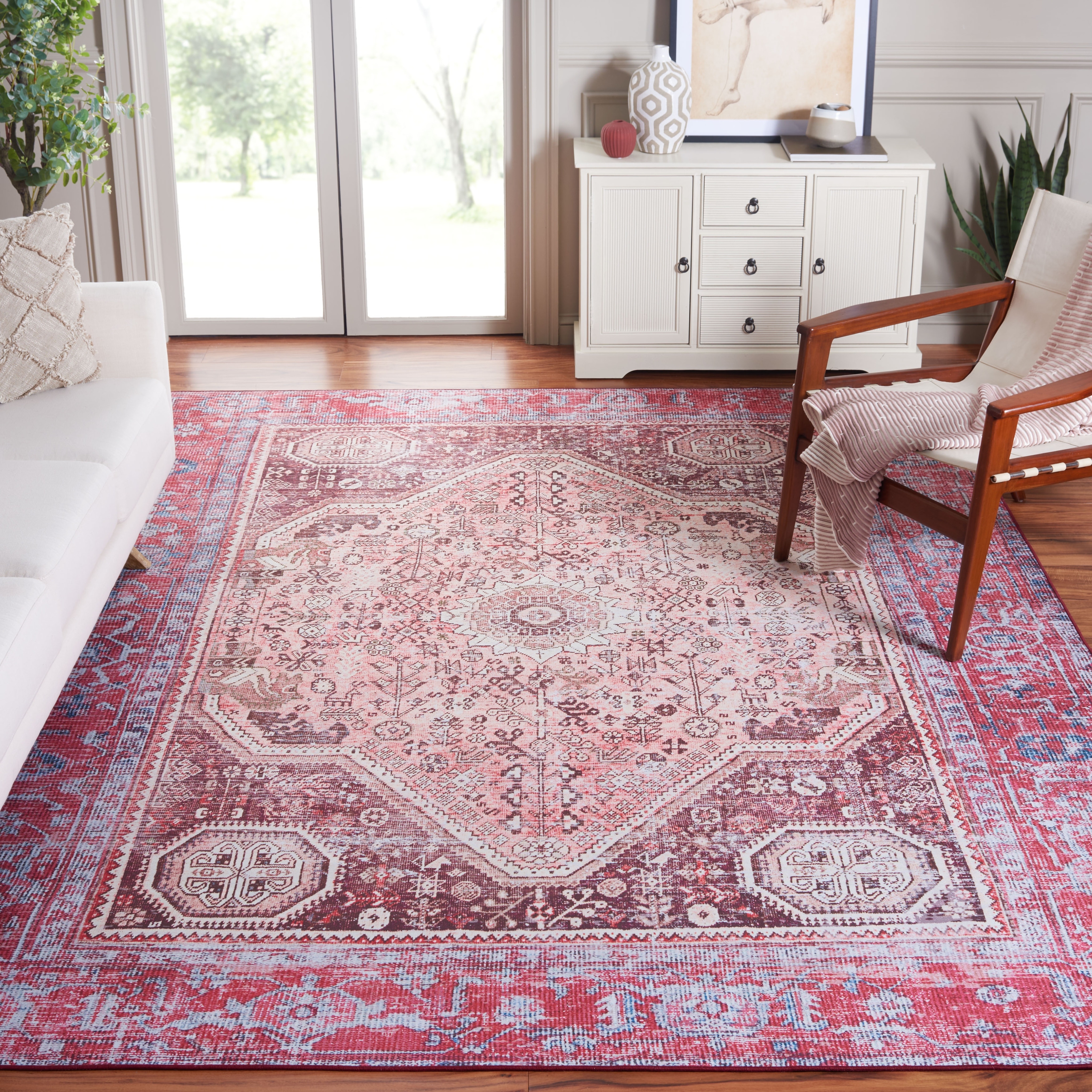 SAFAVIEH Tucson Machine Washable Slip Resistant Edmonia Traditional Rug