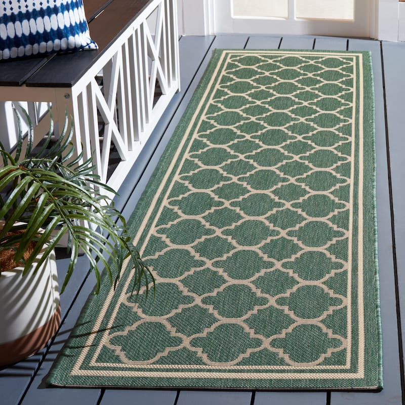 SAFAVIEH Courtyard Kristelle Indoor/ Outdoor Waterproof Patio Backyard Rug