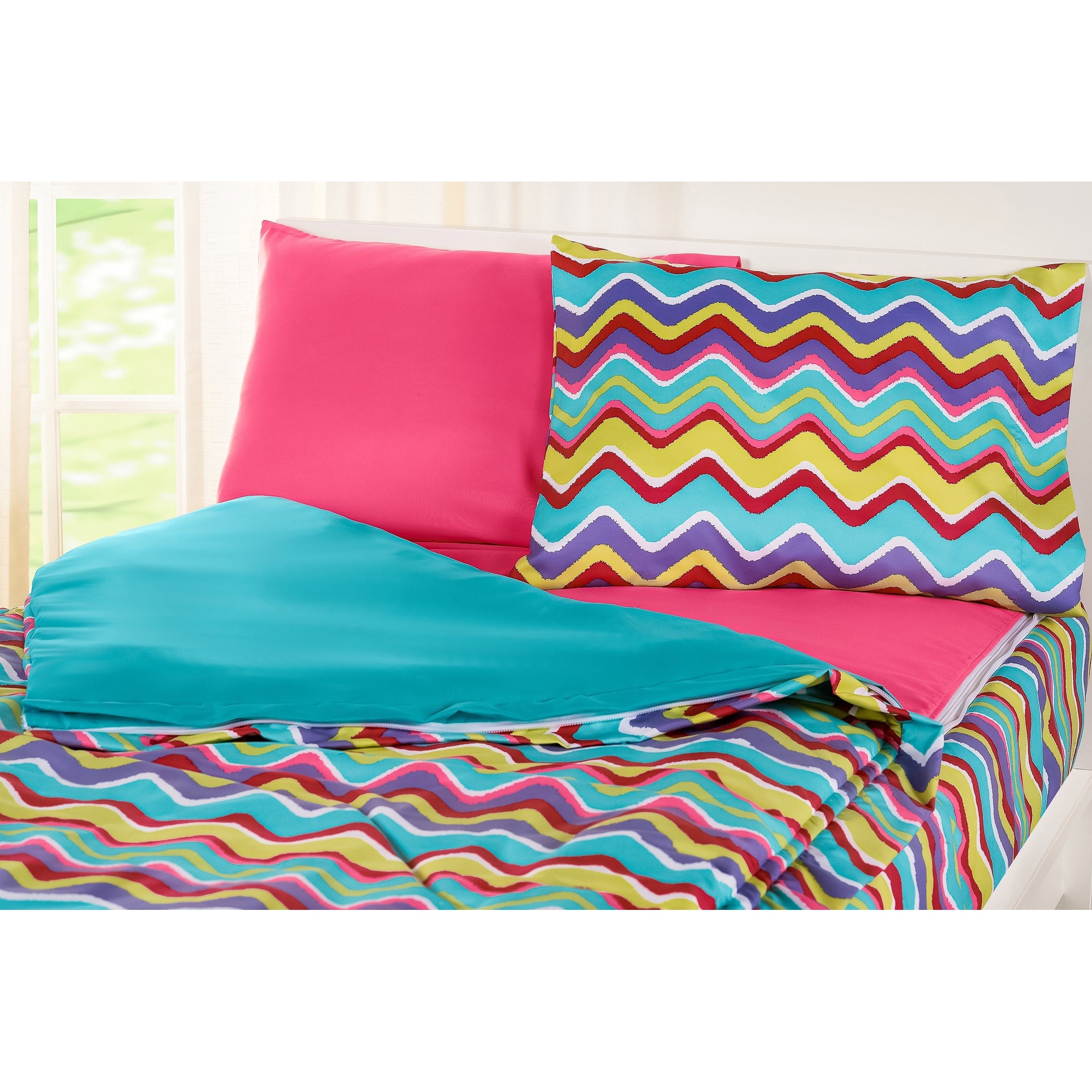 https://ak1.ostkcdn.com/images/products/is/images/direct/5f617fbb102c546a5bfddcf322016177a352fe62/Siscovers-Color-Palette-Bunkie-Deluxe-Zipper-Bedding-Set.jpg