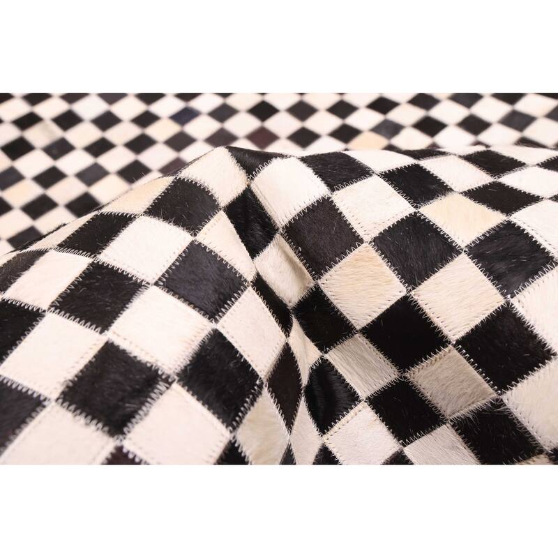 ECARPETGALLERY Handmade Cowhide Patchwork Black, Cream Leather Rug - 6'0 x 6'0