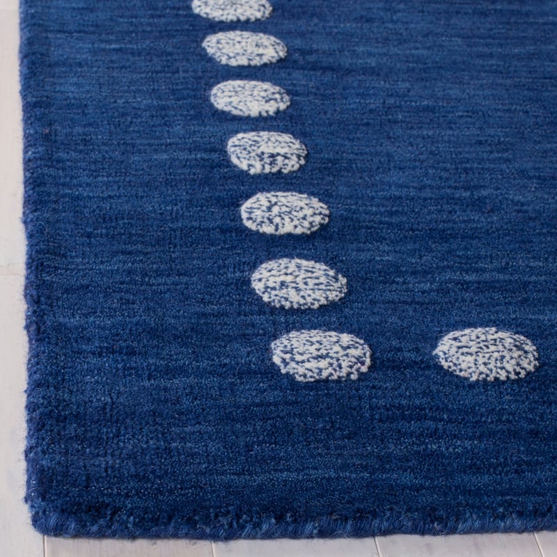 SAFAVIEH Handmade Kids Armanda Wool Rug