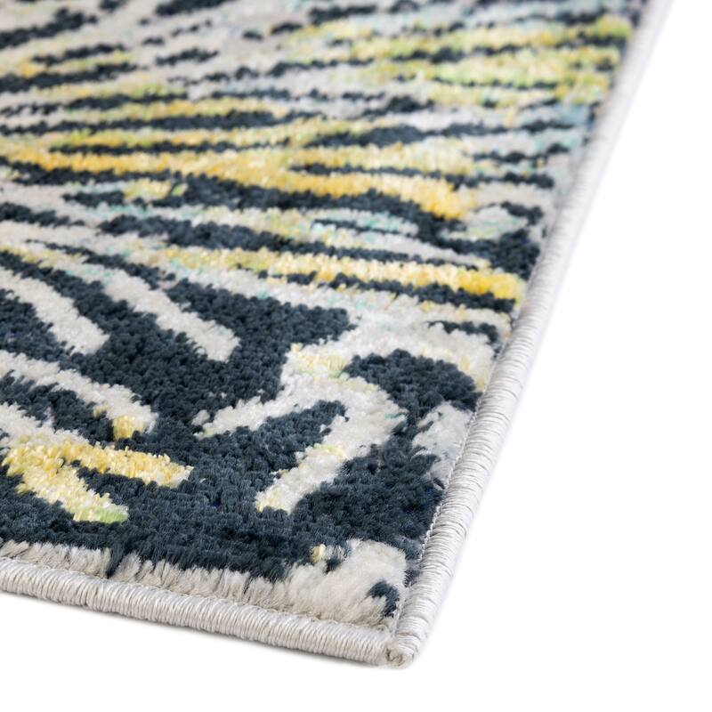 Country & Floral Pledouis Collection Area Rug
