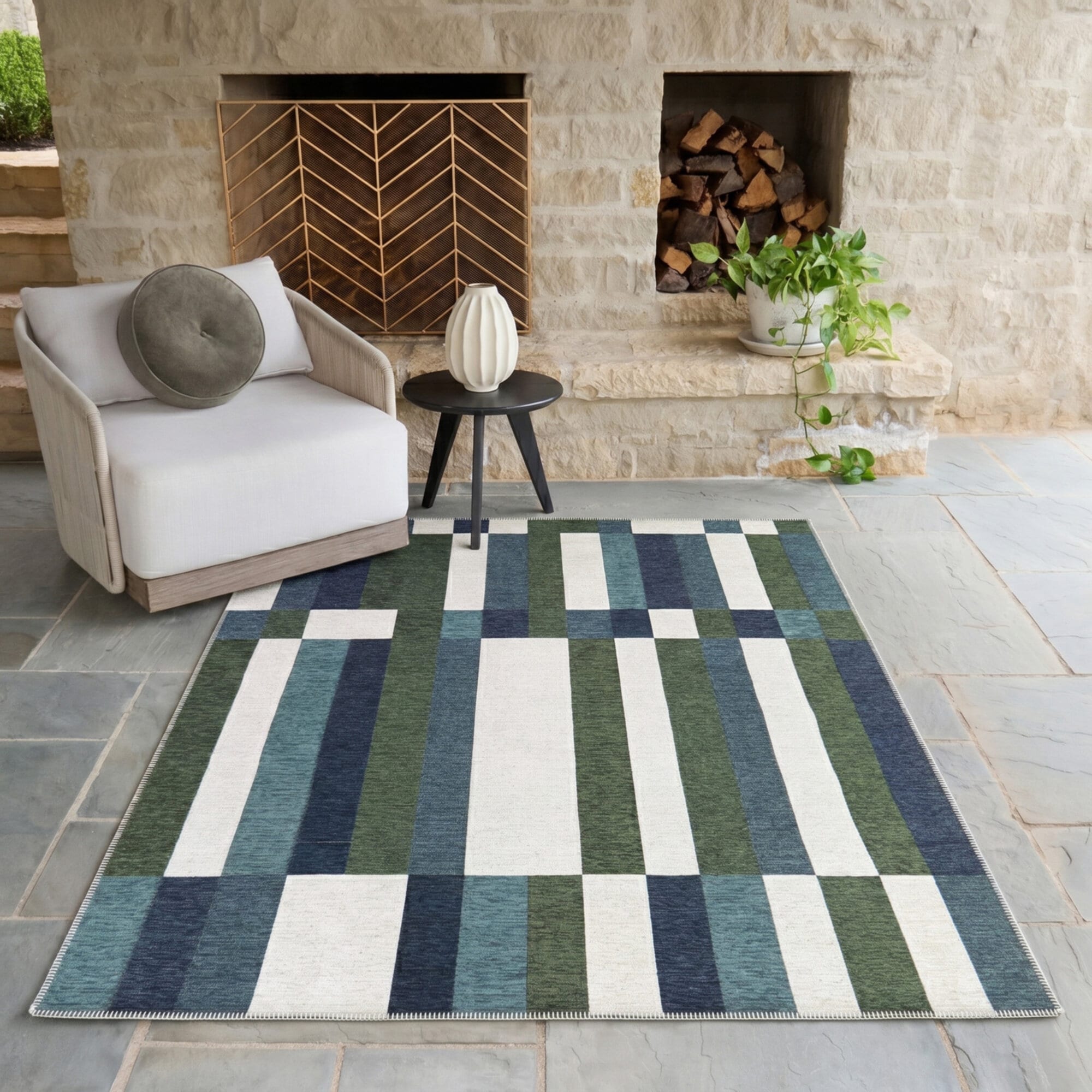 Huberto Modern Striped Indoor/Outdoor Area Rug