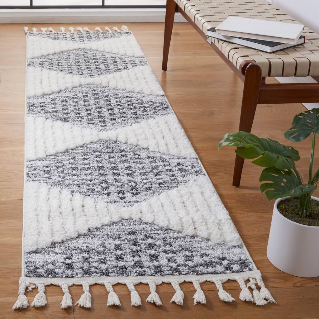SAFAVIEH Moroccan Tassel Shag Chrystal 2-inch Thick Rug