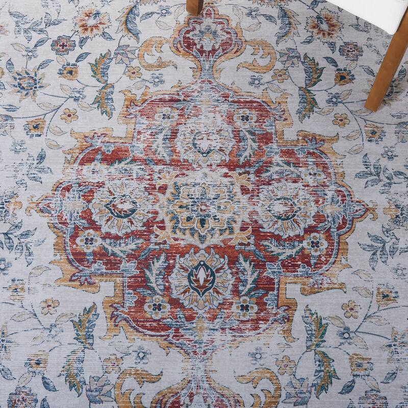 SAFAVIEH Tucson Machine Washable Slip Resistant Harmanda Oriental Medallion