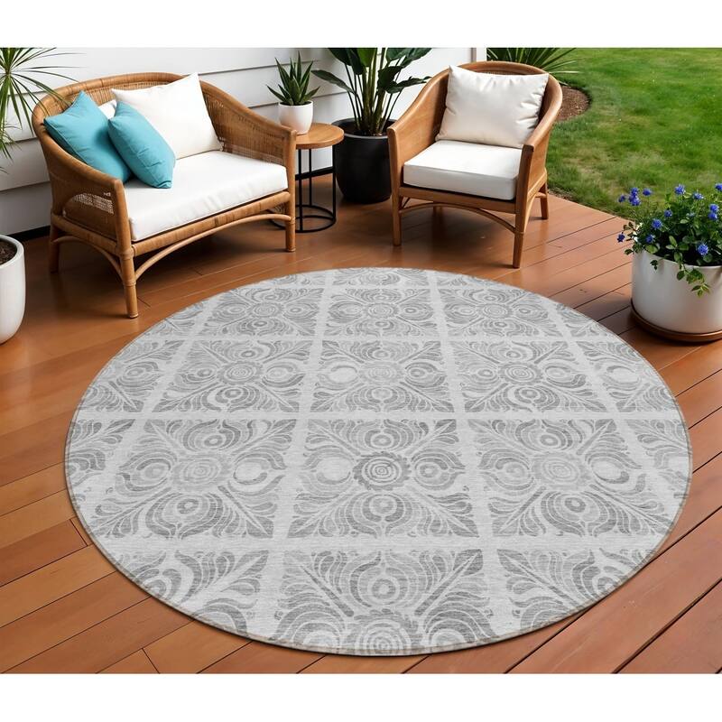 HomeRoots Medallion Transitional Rectangle Outdoor Rug - 8' Round