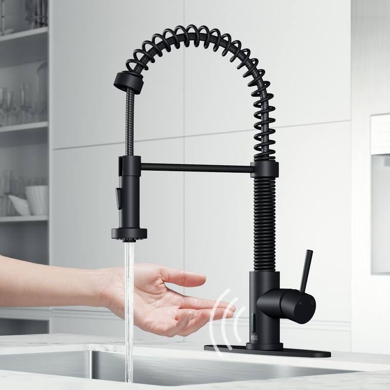 VIGO Edison 19" H Single Handle Pull-Down Sprayer Kitchen Faucet Set with Touchless Sensor