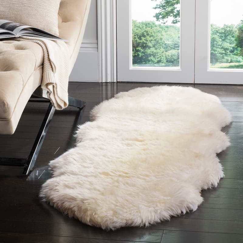 SAFAVIEH Handmade Sheepskin Aybek Genuine Pelt Rug - 2'  x  6' - Natural/White - Hide-Shaped