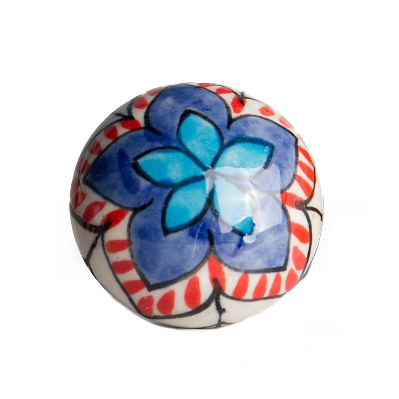 HomeRoots 1.5" x 1.5" x 1.5" Ceramic/Metal Multicolor 8 Pack Knob - 1.5" x 1.5" x 1.5"