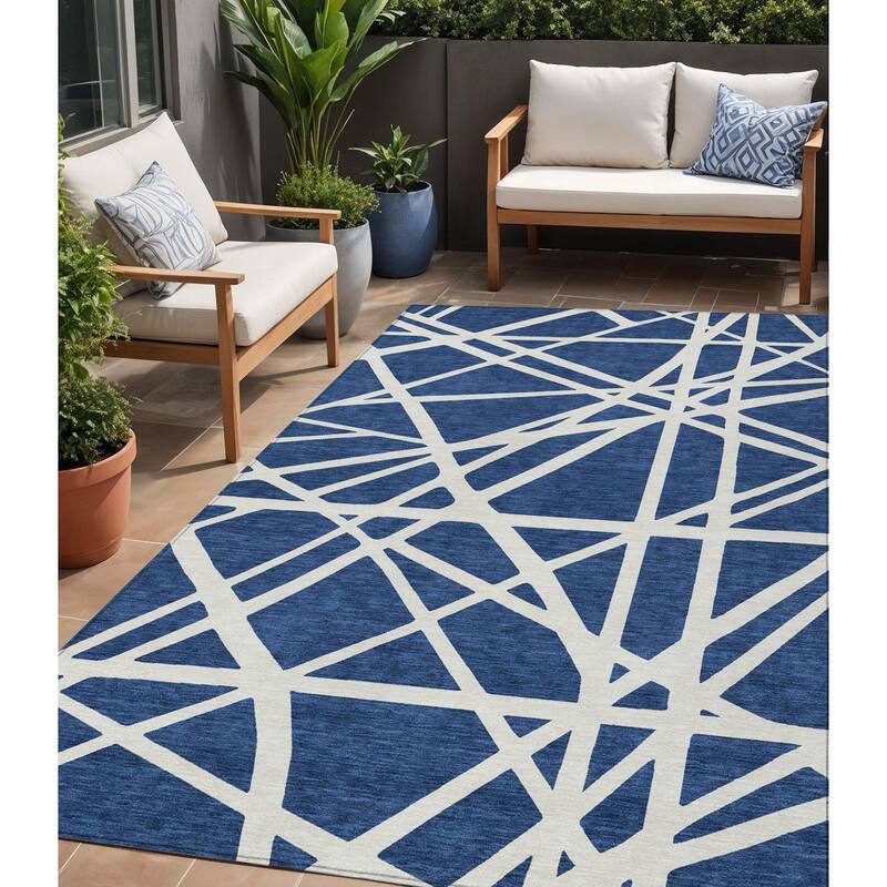 HomeRoots Geometric Transitional Rectangle Outdoor Rug - 5' X 8'