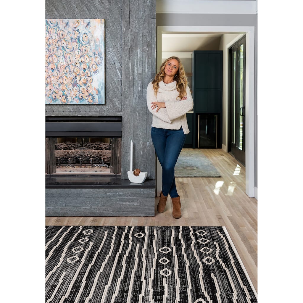 Juniper Collection Black Machine Made Indoor Area Rug