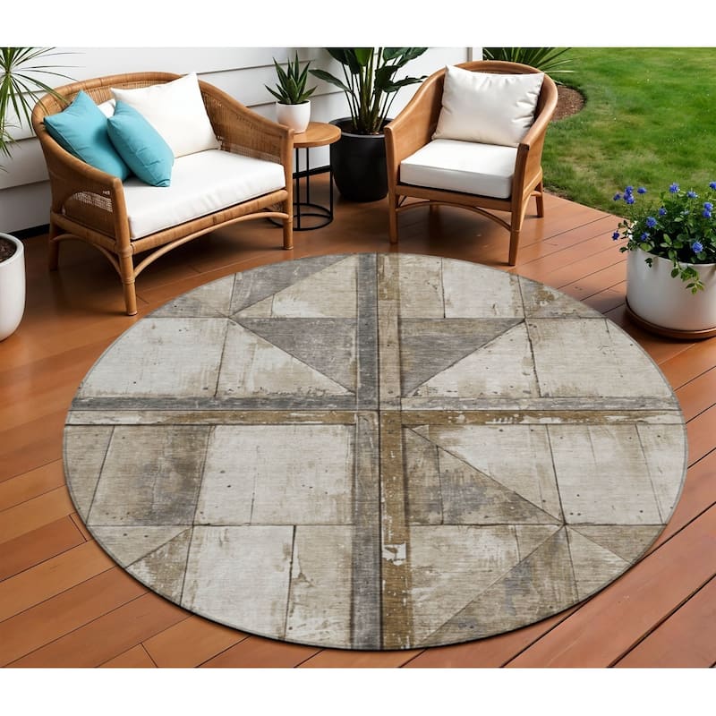 HomeRoots Geometric Transitional Rectangle Outdoor Rug - 8' Round