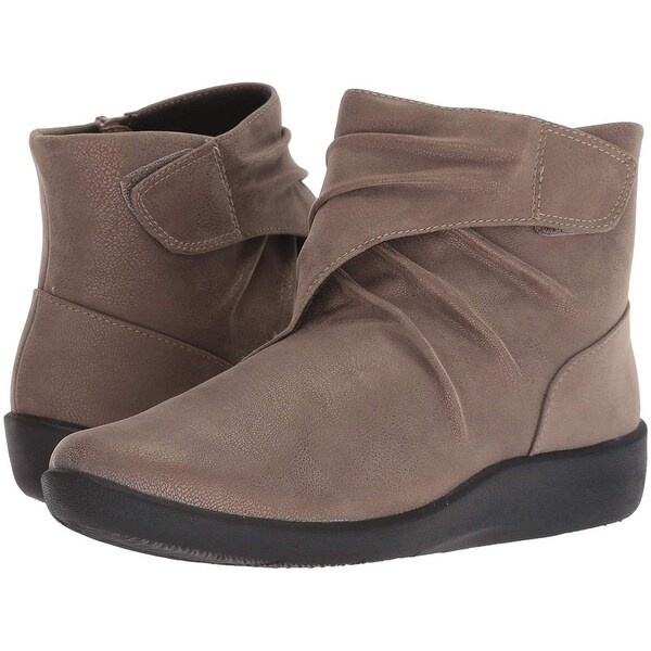 clarks womens sillian tana bootie flat heel