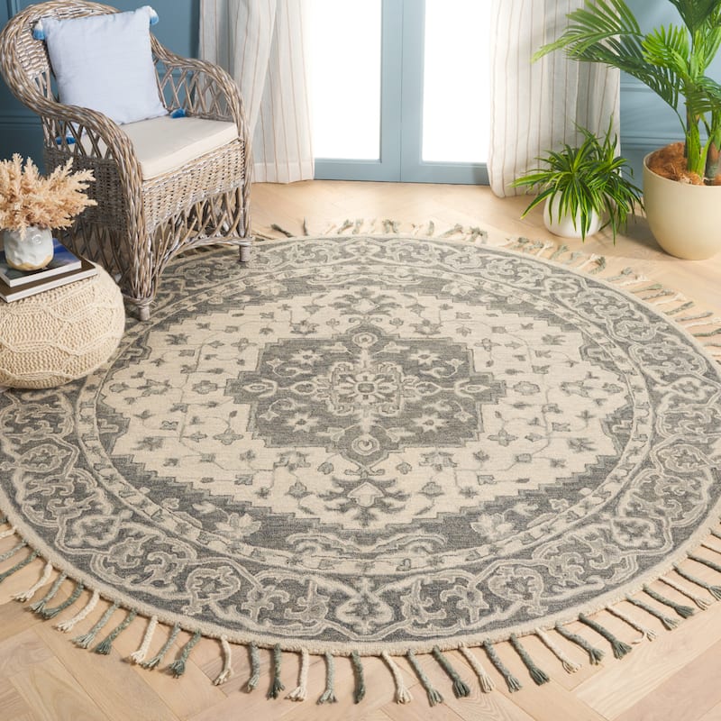 SAFAVIEH Handmade Aspen Manana Boho Medallion Wool Rug - 7' Round - Grey/Light Grey