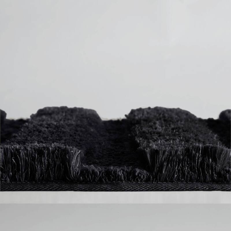 Madison Park Tufted Pearl Channel Solid Bath Rug