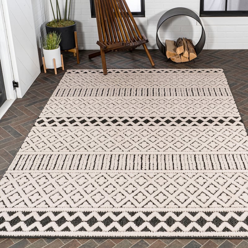 JONATHAN Y Duenas High-Low Two-Tone Monstera Leaf Area Rug
