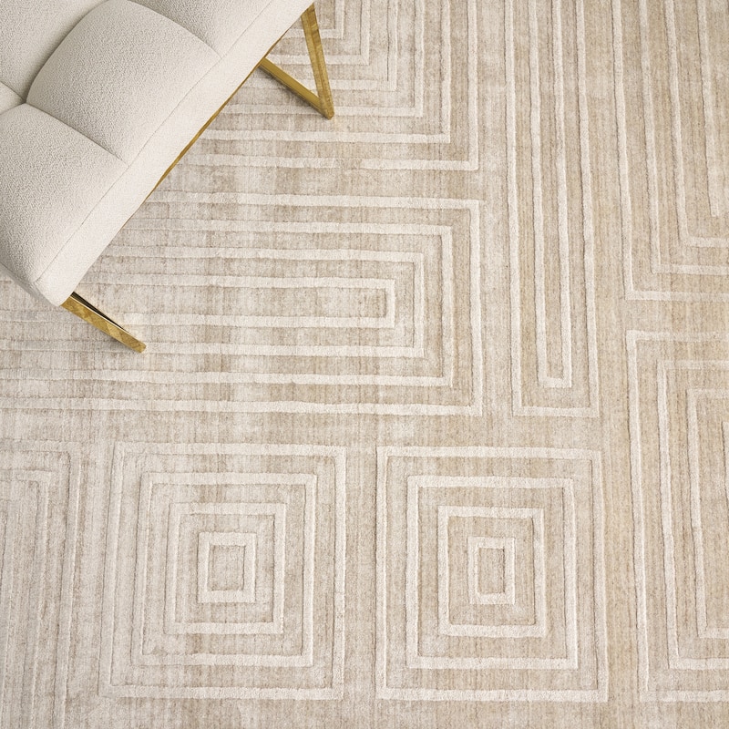 EXQUISITE RUGS Castelli Hand-loomed Bamboo Silk/Wool Light Beige Area Rug.