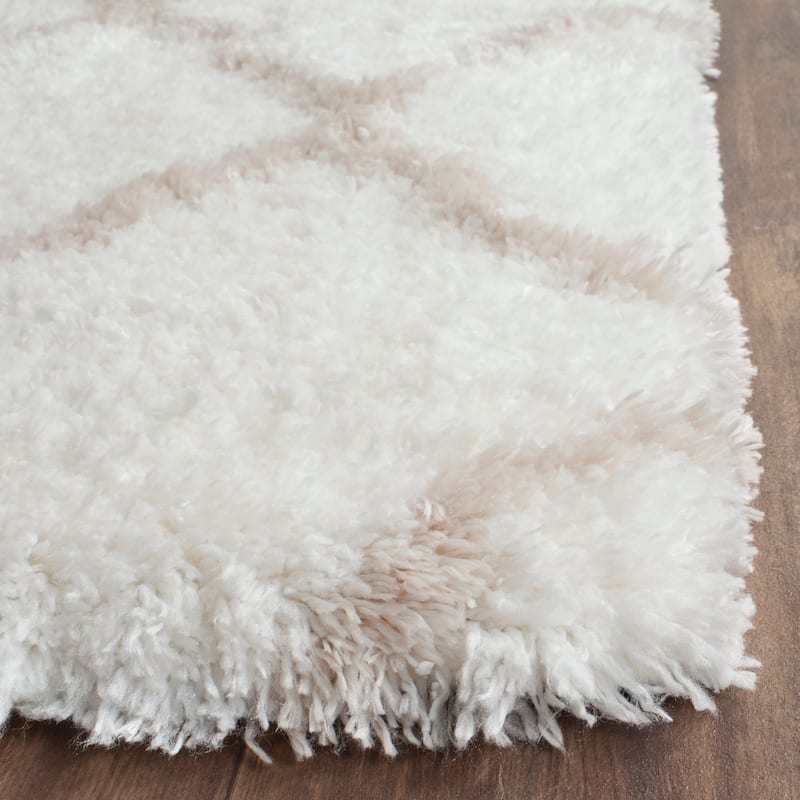 SAFAVIEH Indie Shag Humeyra 2-inch Thick Rug - Ivory/Mushroom - 4' x 6'