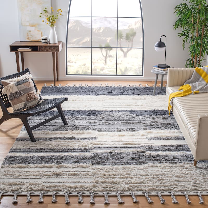 SAFAVIEH Handmade Kenya Eefje Wool Tassel Rug - 9' x 12' - Ivory/Grey