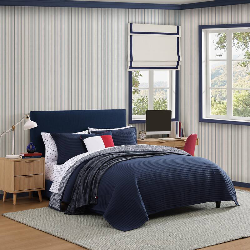 Tommy Hilfiger Solid/Gardena Check Reversible Blue Quilt Set