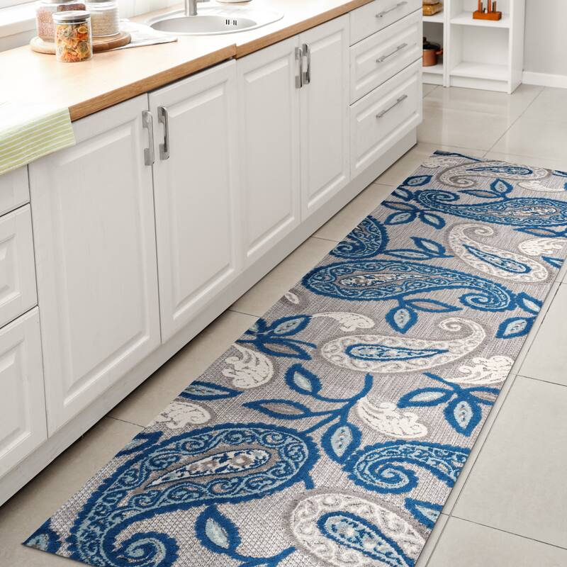 JONATHAN Y Gordes Paisley High-Low Indoor/Outdoor Area Rug