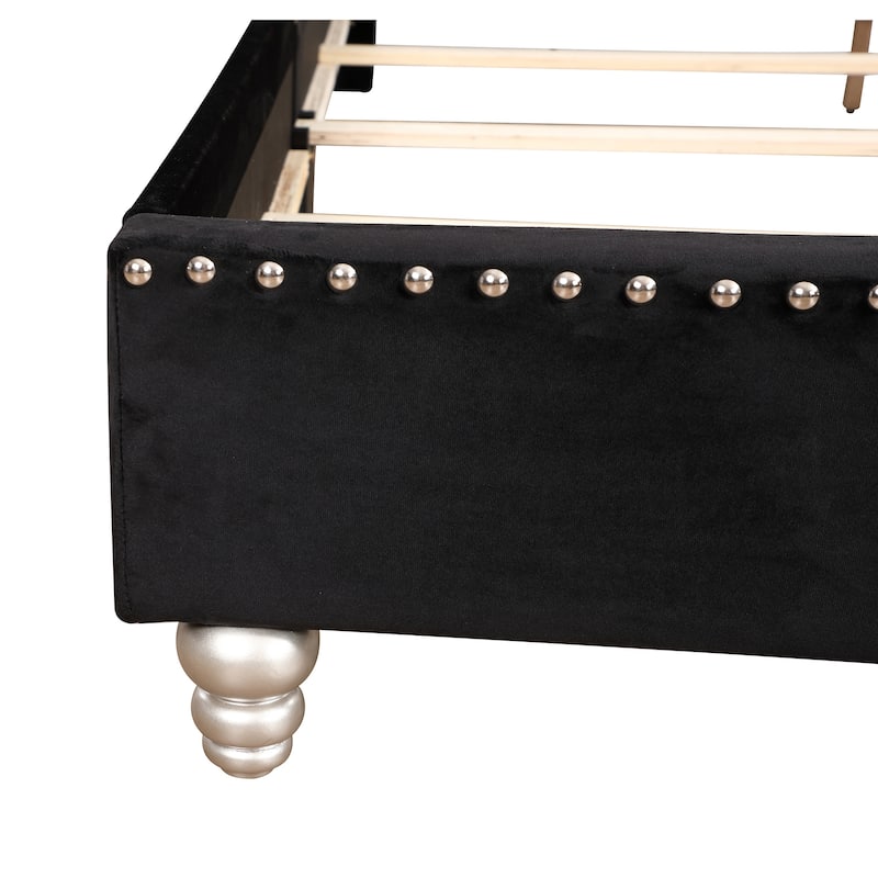 Maxx Tufted Upholstered Queen Panel Bed