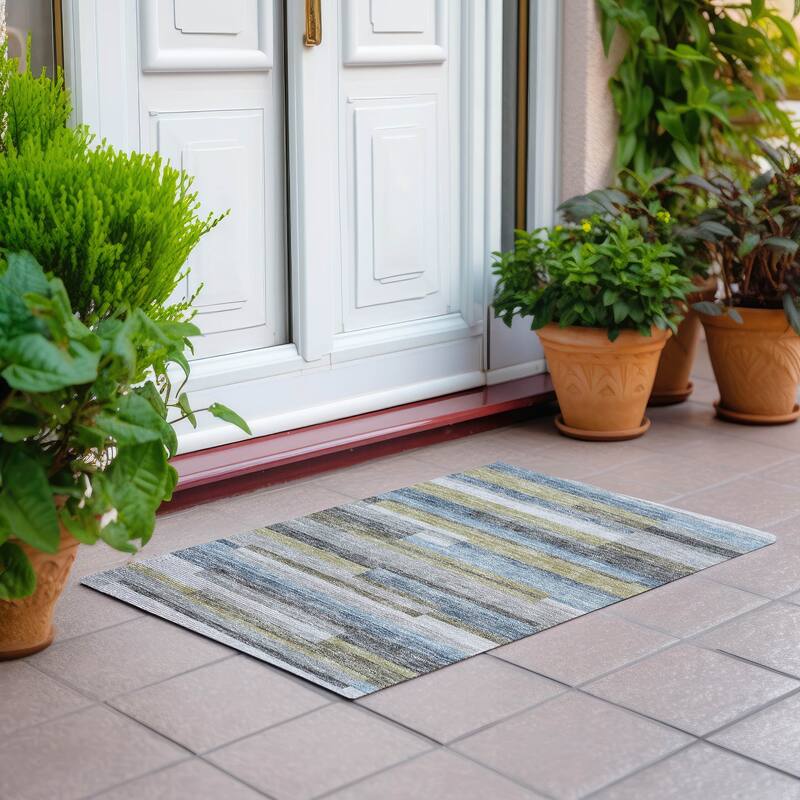 Machine Washable Indoor/ Outdoor Chantille Contempory Stripe Rug - Gray - 1'8" x 2'6"