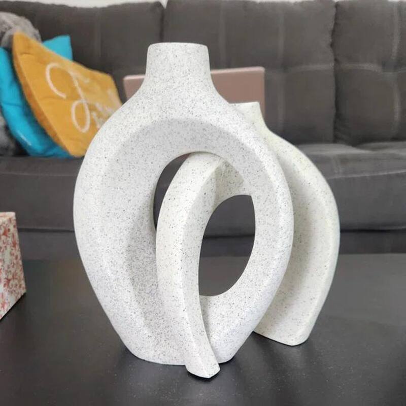 Off White Hollow Resin Vase (Set of 2)