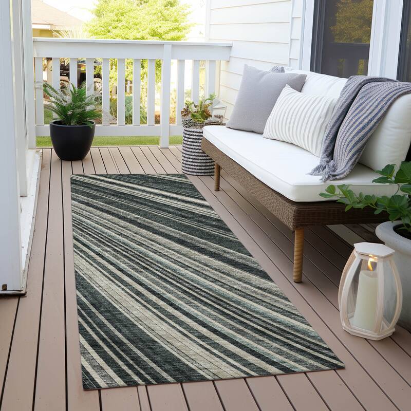 Machine Washable Indoor/ Outdoor Stripe Wave Chantille Rug - Black - 2'3" x 7'6"